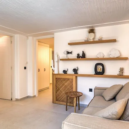 Costa Dorata Seaside Villa *